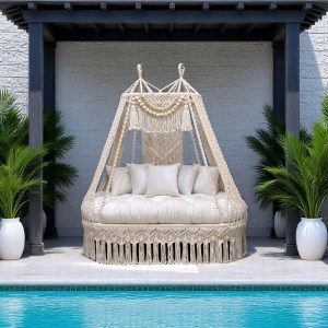 Hammock-style daybed swing